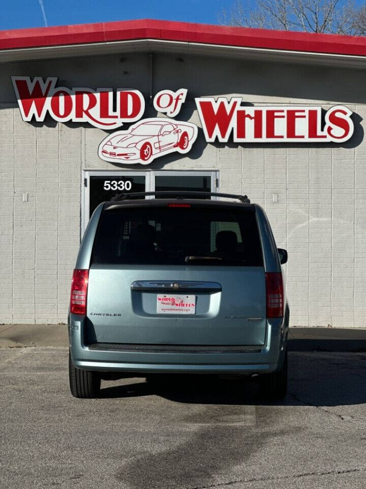 2009 Chrysler Town and Country for sale at World of Wheels in Des Moines, IA