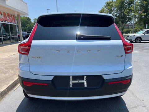 2024 Volvo XC40 B5 Plus Bright Theme