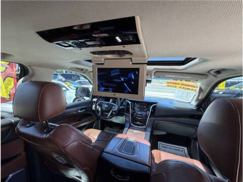 2019 Cadillac Escalade ESV Premium Luxury