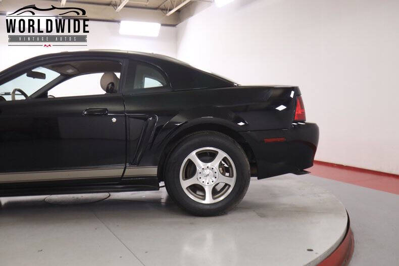 2004 Ford Mustang