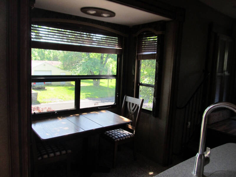 2017 Keystone RV Avalanche