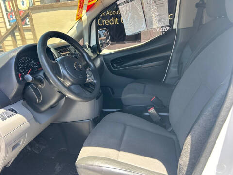 2017 Nissan NV200