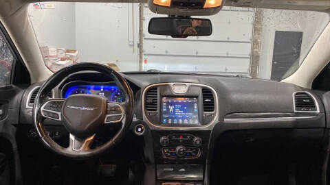 2017 Chrysler 300 Limited