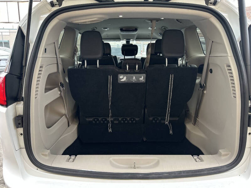 2020 Chrysler Pacifica Touring L