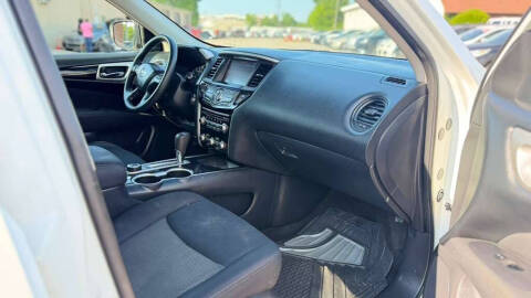 2017 Nissan Pathfinder S
