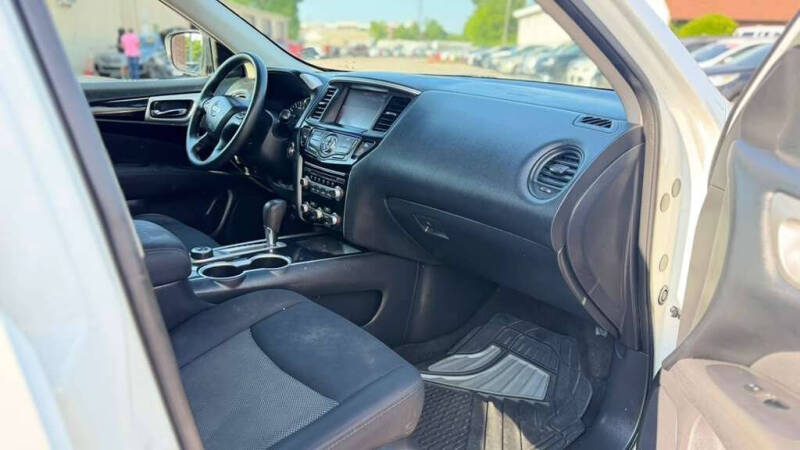 2017 Nissan Pathfinder S
