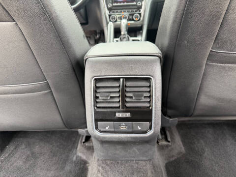 2016 Volkswagen Passat 1.8T SE