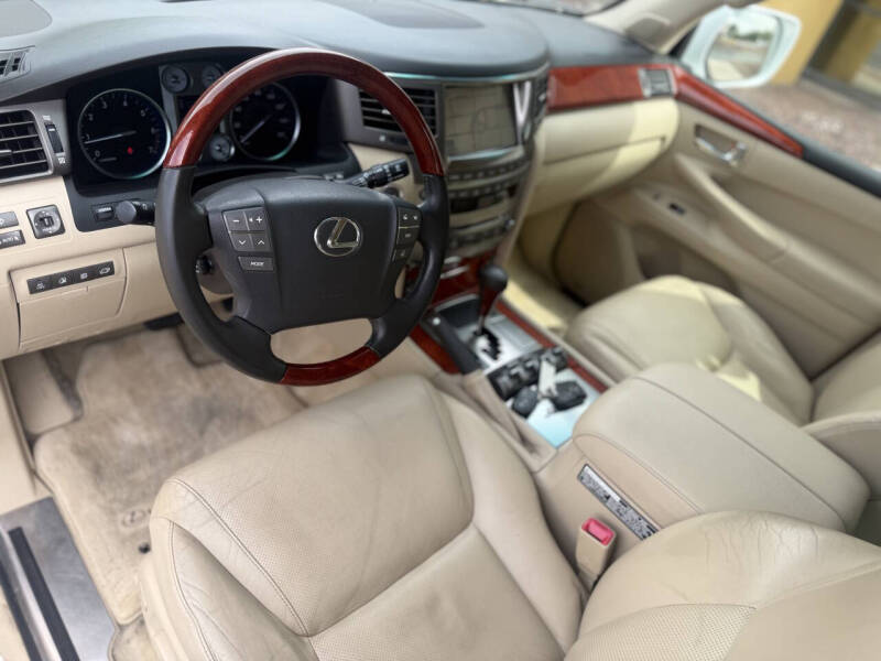 2008 Lexus LX 570 - Photo 18