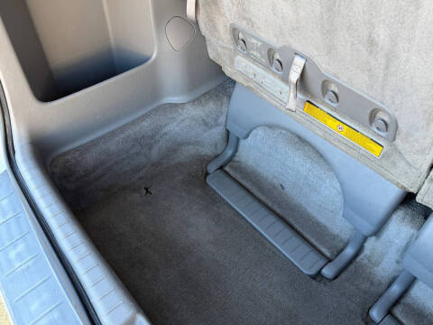 2005 Toyota Sienna LE 7 Passenger
