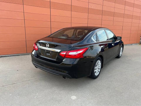 2016 Nissan Altima 2.5 SR