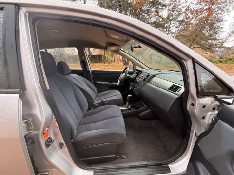 2009 Nissan Versa 1.8 S