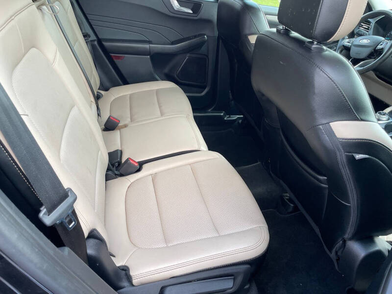 2022 Ford Escape SEL
