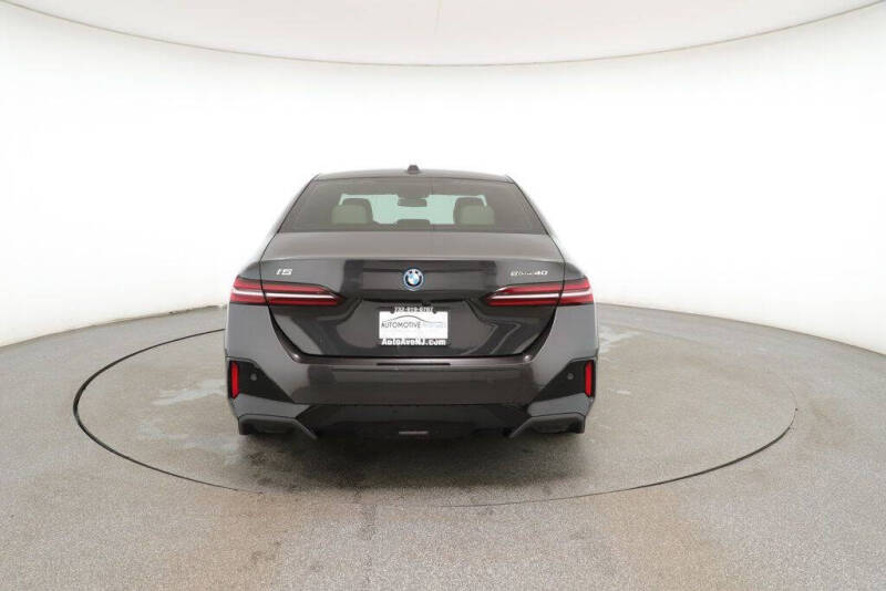 2024 BMW i5 eDrive40