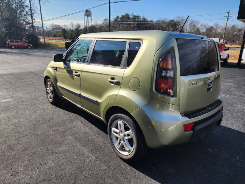 2011 Kia Soul +