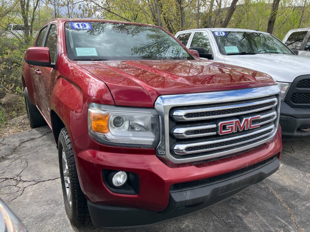Red 2019 GMC Canyon SLE 4x4 SLE 4dr Crew Cab 5 ft. SB 1