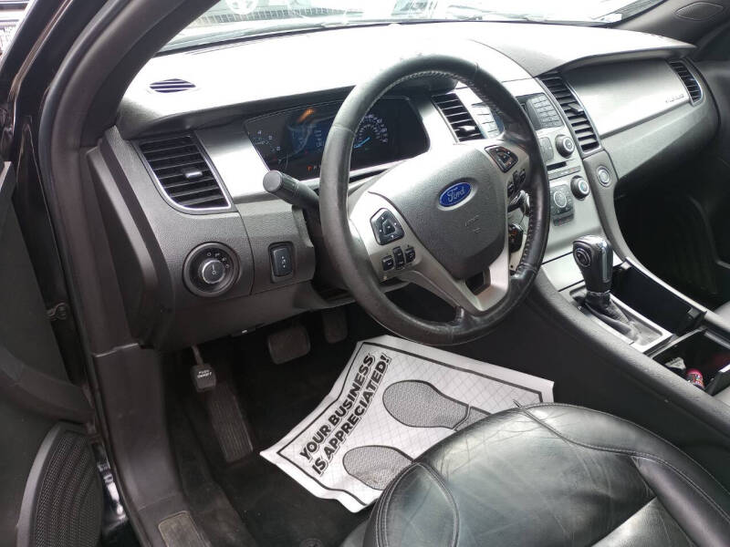 2016 Ford Taurus SEL