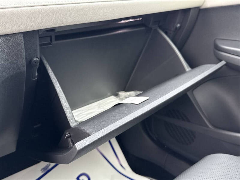 2025 Volkswagen Taos SEL 4Motion