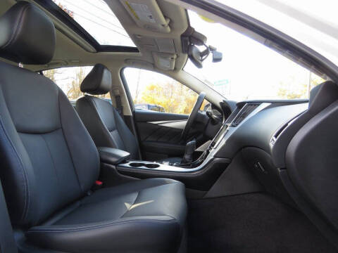 2022 Infiniti Q50 Luxe