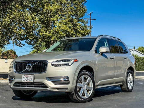 2016 Volvo XC90 T8 eAWD Momentum