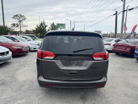 2017 Chrysler Pacifica LX