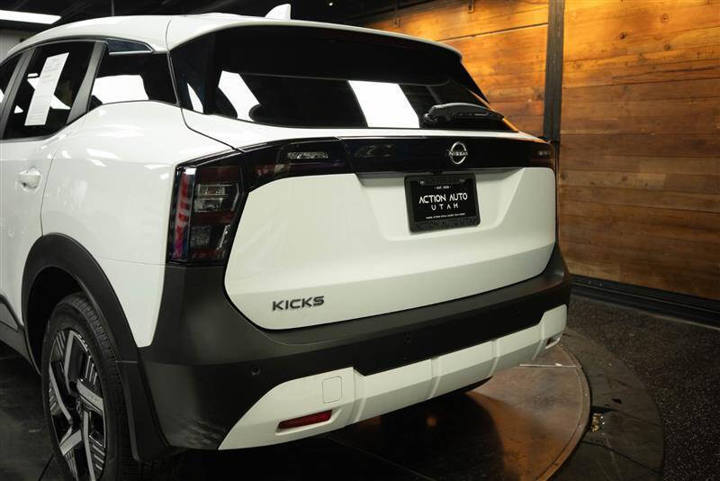 2025 Nissan Kicks SV