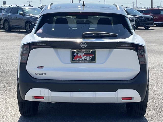 2026 Nissan Kicks SV