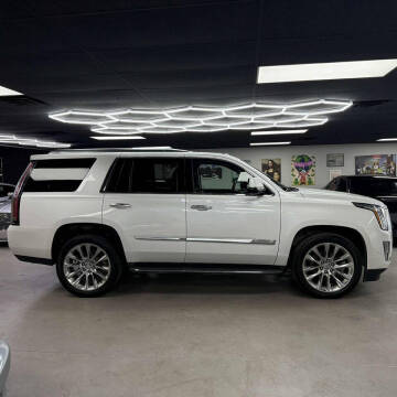 2017 Cadillac Escalade Luxury