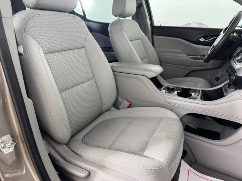 2022 GMC Acadia SLE