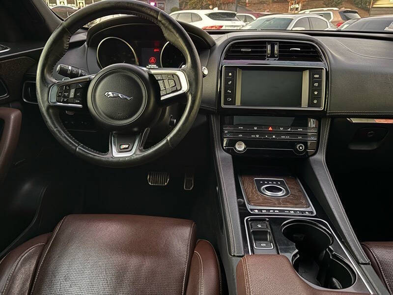 2017 Jaguar F-PACE S