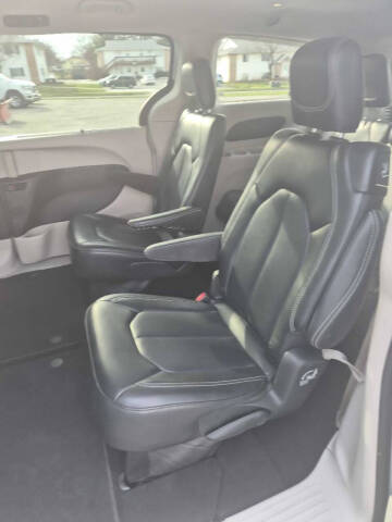 2023 Chrysler Pacifica Touring L