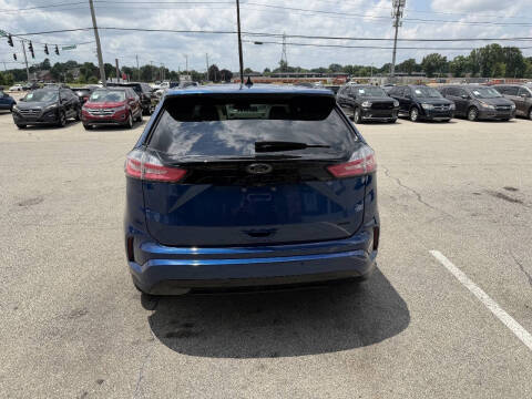 2022 Ford Edge SE