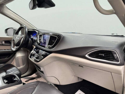 2020 Chrysler Pacifica Touring L Plus