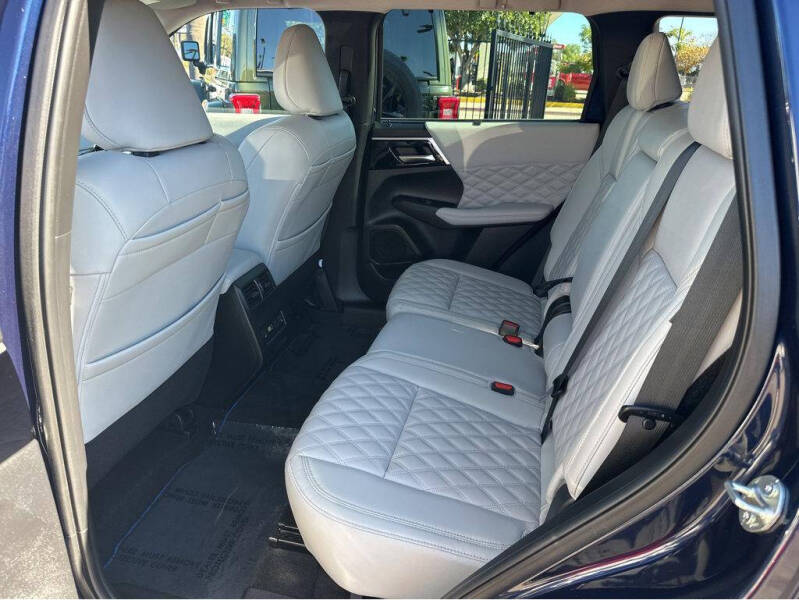 2023 Mitsubishi Outlander PHEV SEL