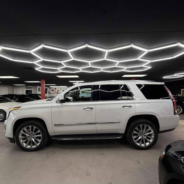 2017 Cadillac Escalade Luxury