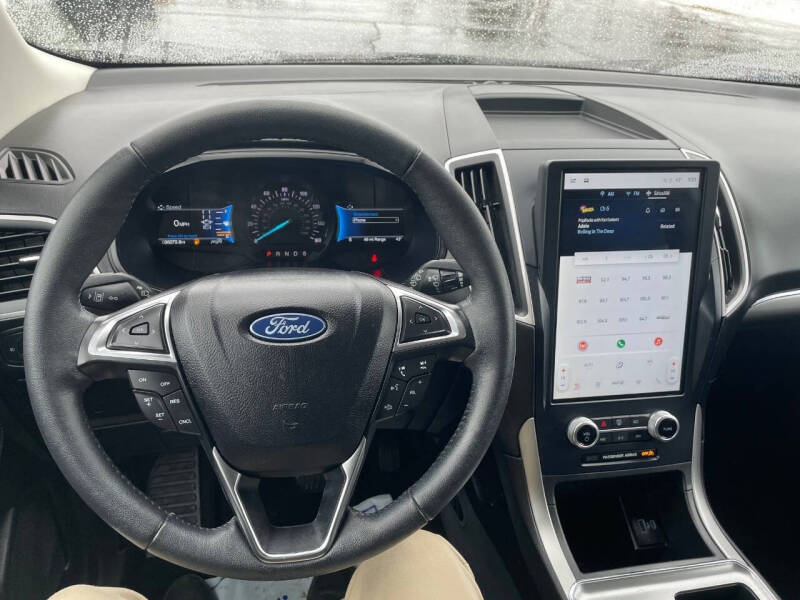 2022 Ford Edge SEL
