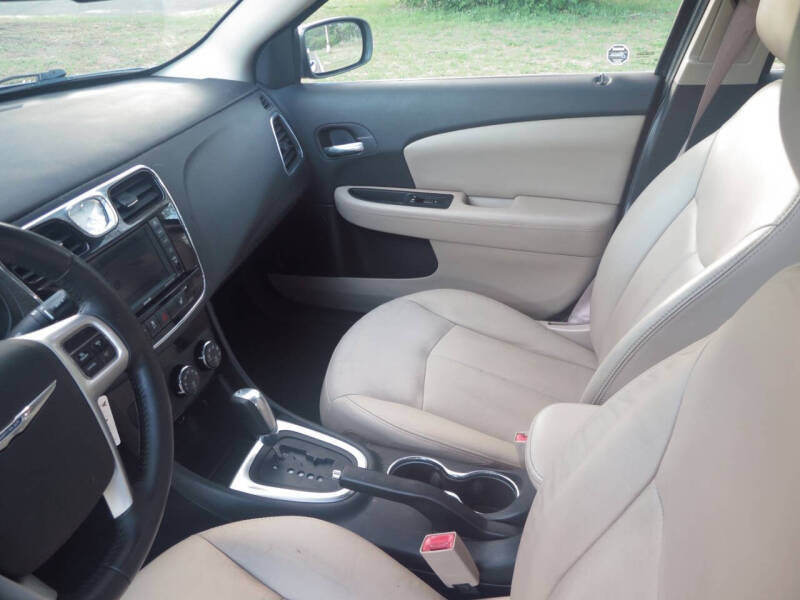 2011 Chrysler 200 Limited