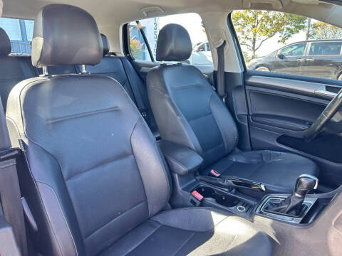 2015 Volkswagen Golf TSI S