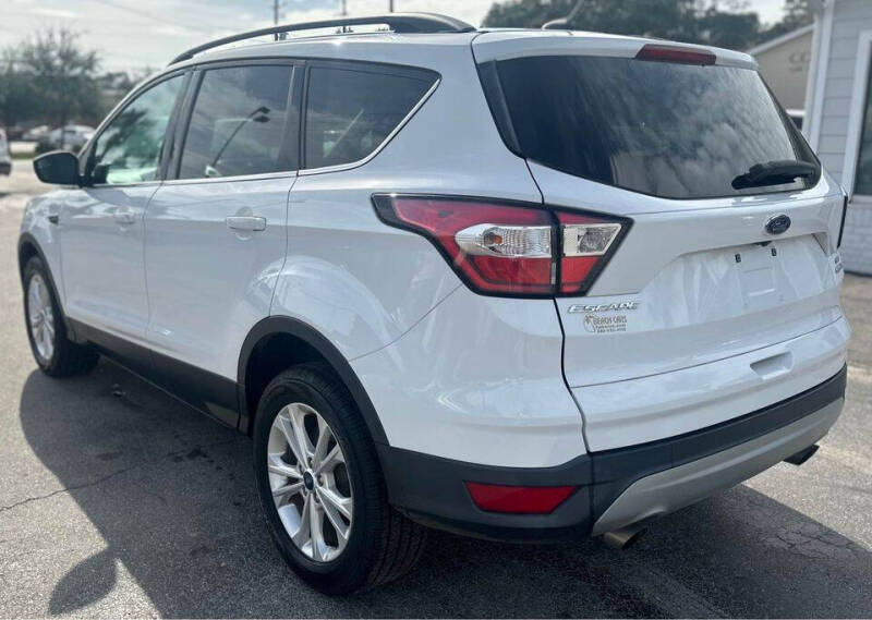 2018 Ford Escape SE photo 3