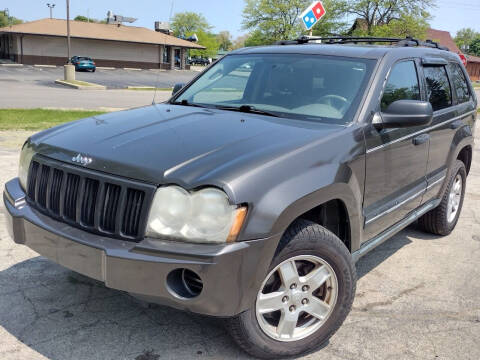 2005 Jeep Grand Cherokee for sale at Car Castle in Zion IL