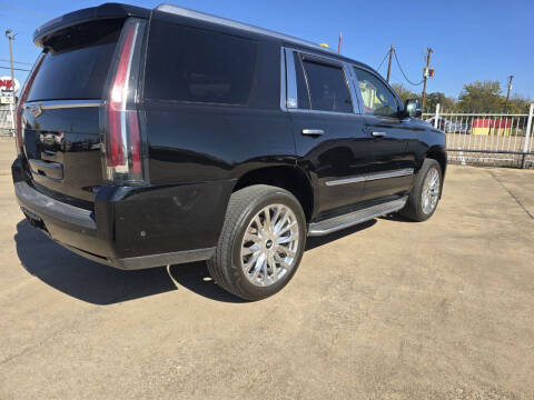2017 Cadillac Escalade Luxury