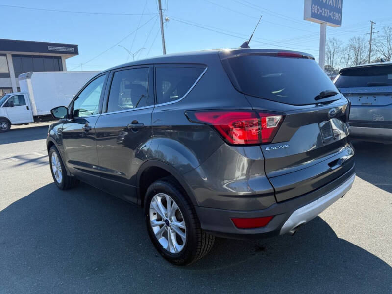 2019 Ford Escape SE