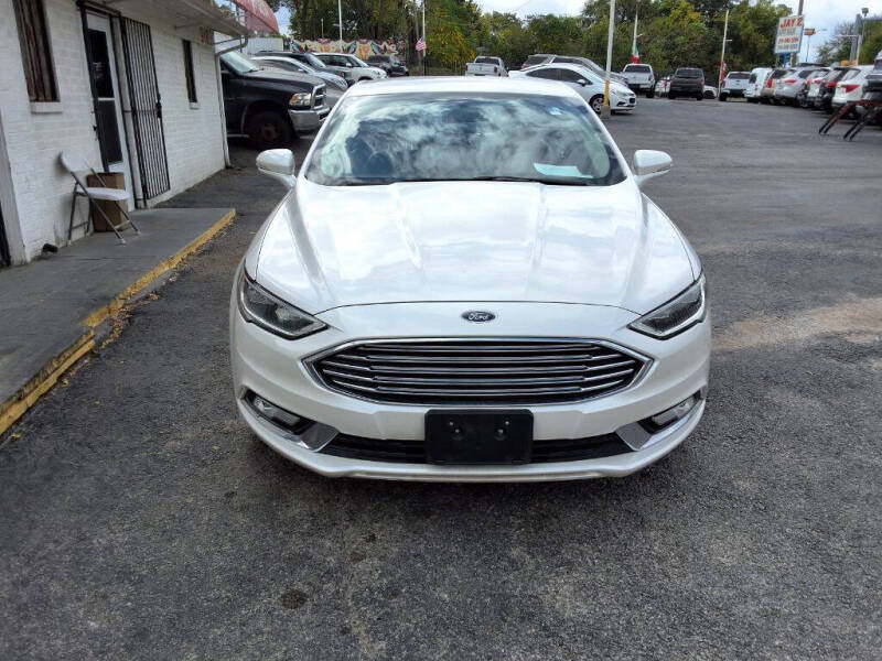 2017 Ford Fusion SE's photo