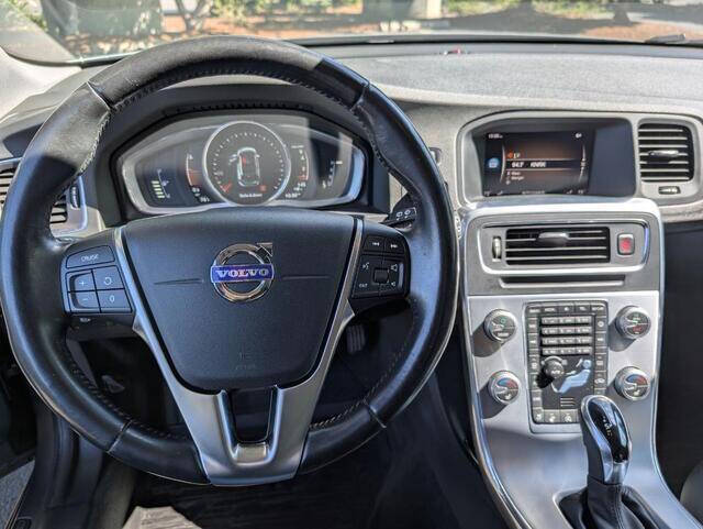 2018 Volvo V60 Cross Country T5 Premier