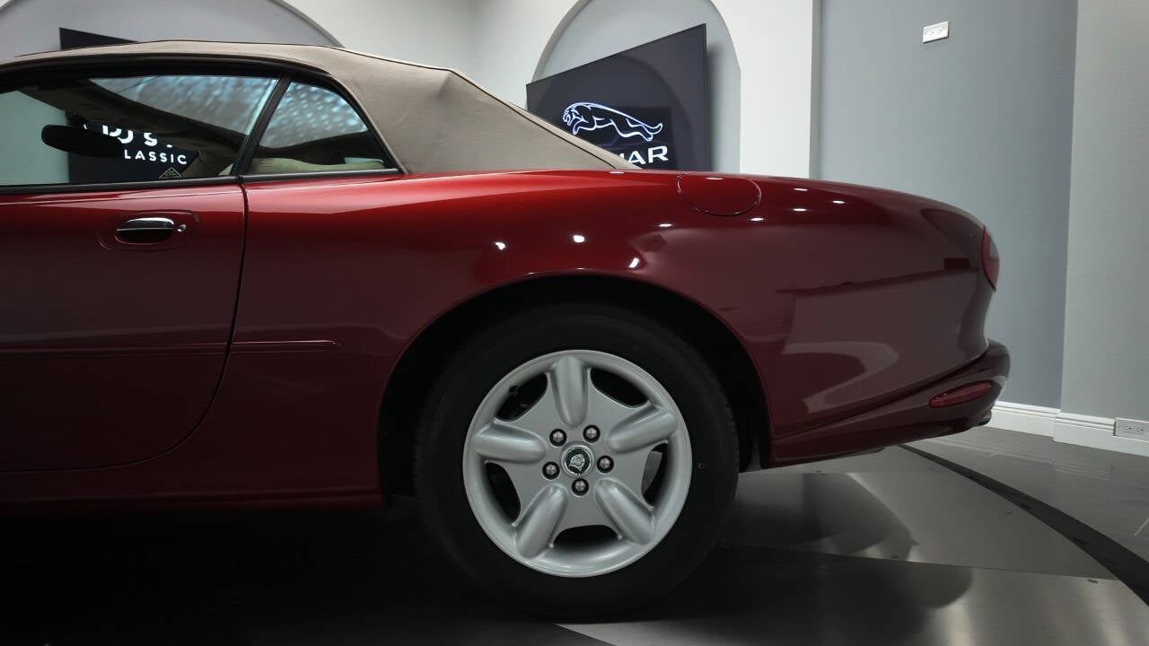 1998 Jaguar XK-Series 22
