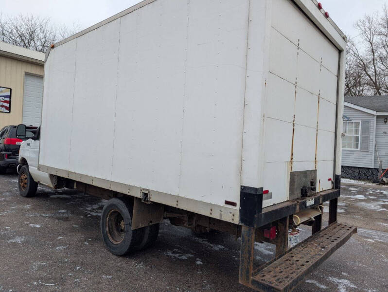 2004 Ford E-Series E-350 SD