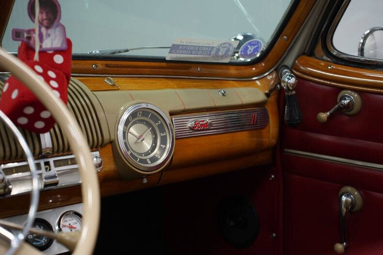 1946 Ford Super Deluxe