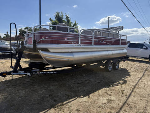 2021 Sun Tracker 20 DLX