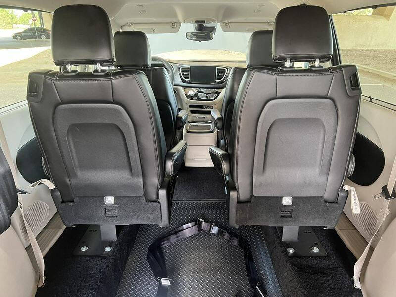 2023 Chrysler Pacifica Touring L
