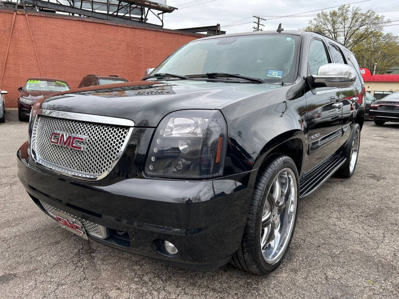 2007 GMC Yukon for sale at Kelly Auto Group in Cleveland, OH