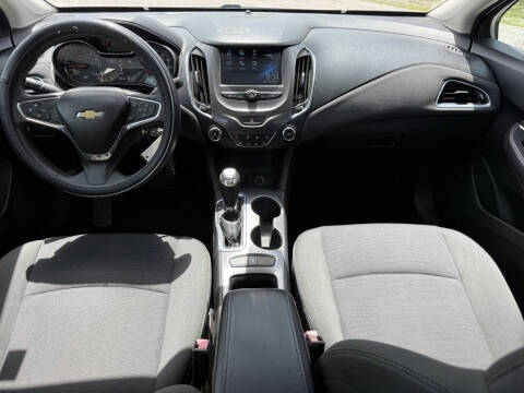 2017 Chevrolet Cruze LT Auto